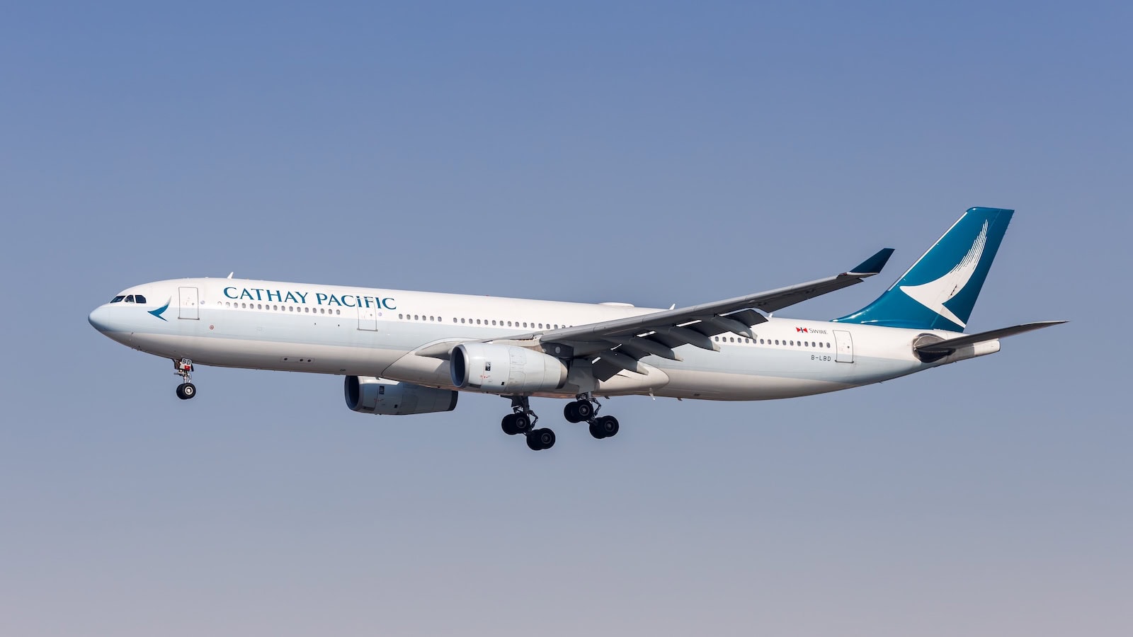 Cathay Pacific Guide (2026): Business, First & Asia Miles | Deep