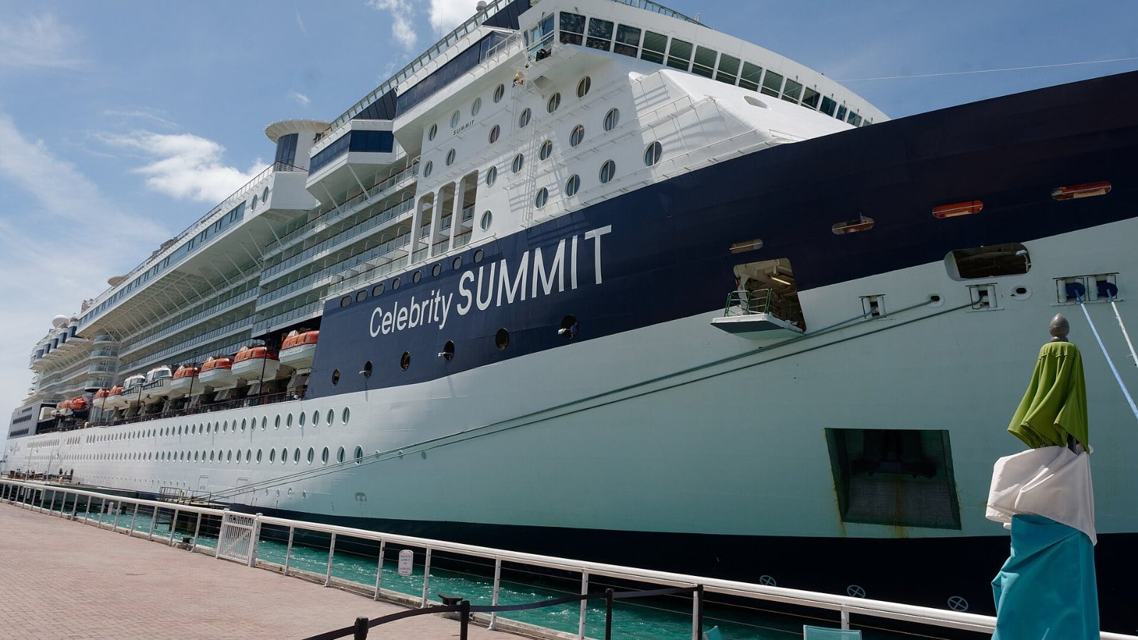 Celebrity Celebrity Summit cruise ship at sea