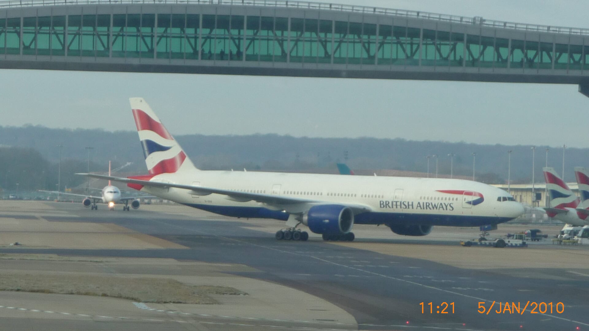 London Airports Suffer Heavy Delays After Thunderstorms