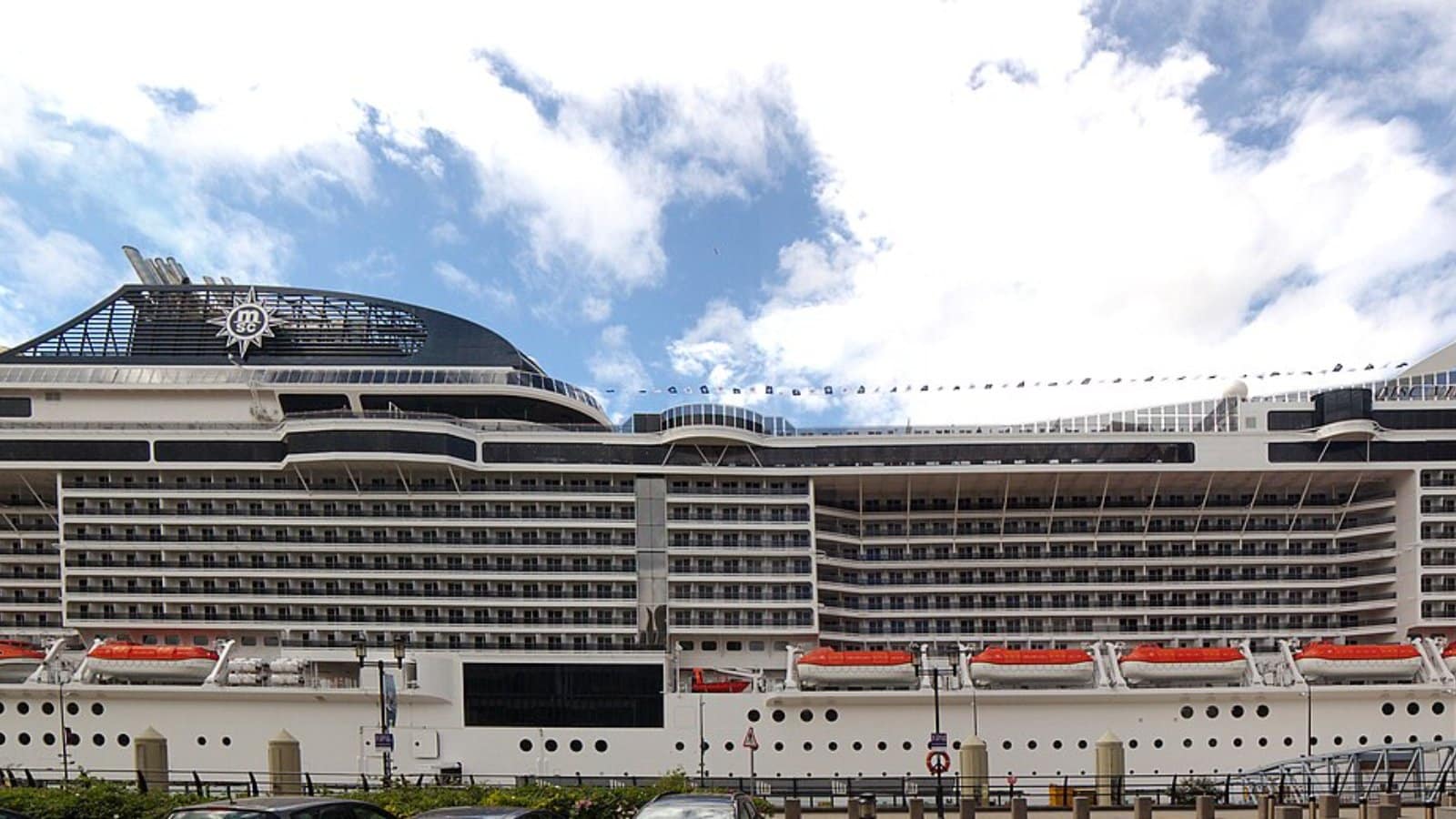 MSC MSC Virtuosa cruise ship at sea