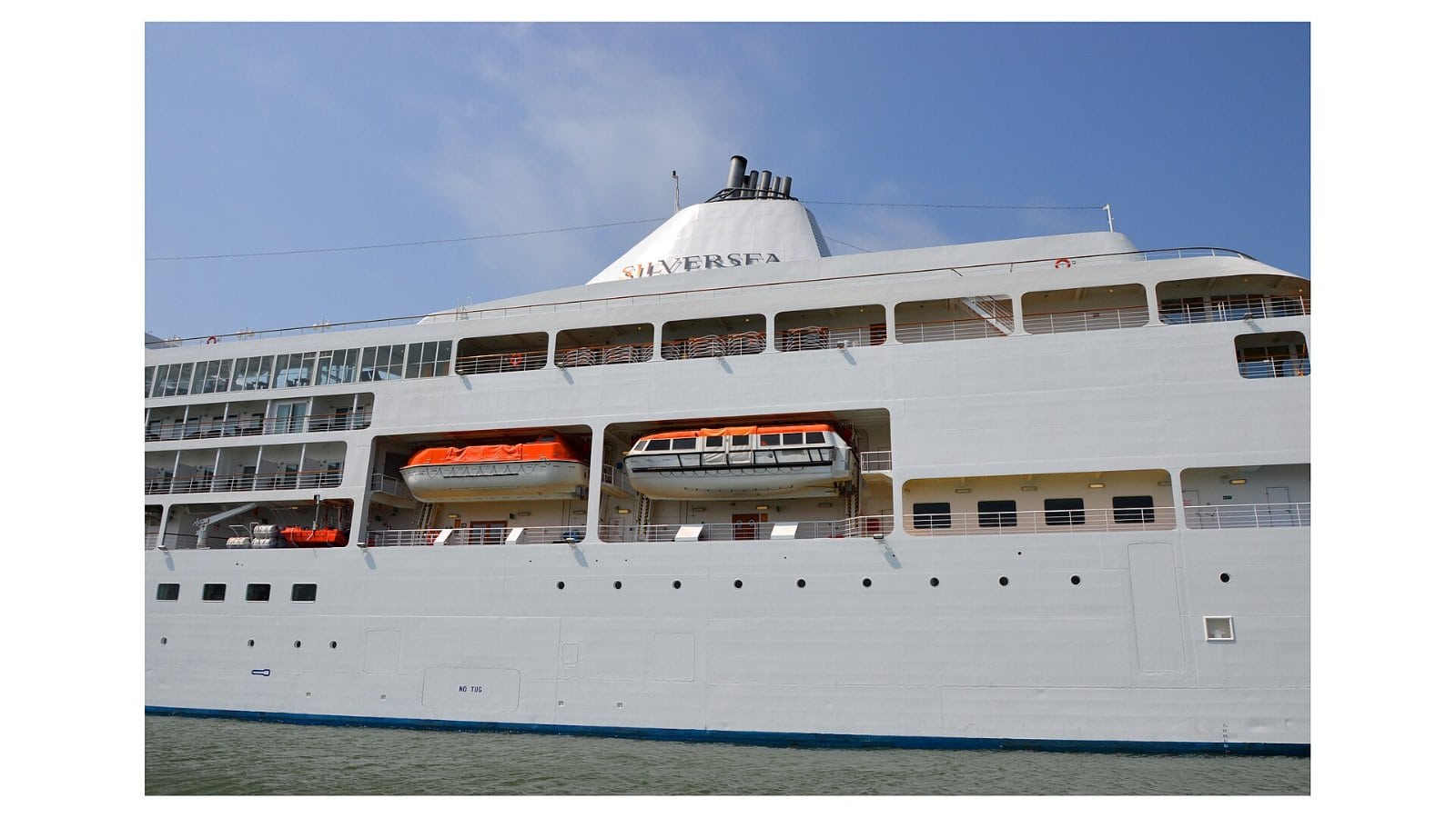 Silver Whisper cruise ship at sea