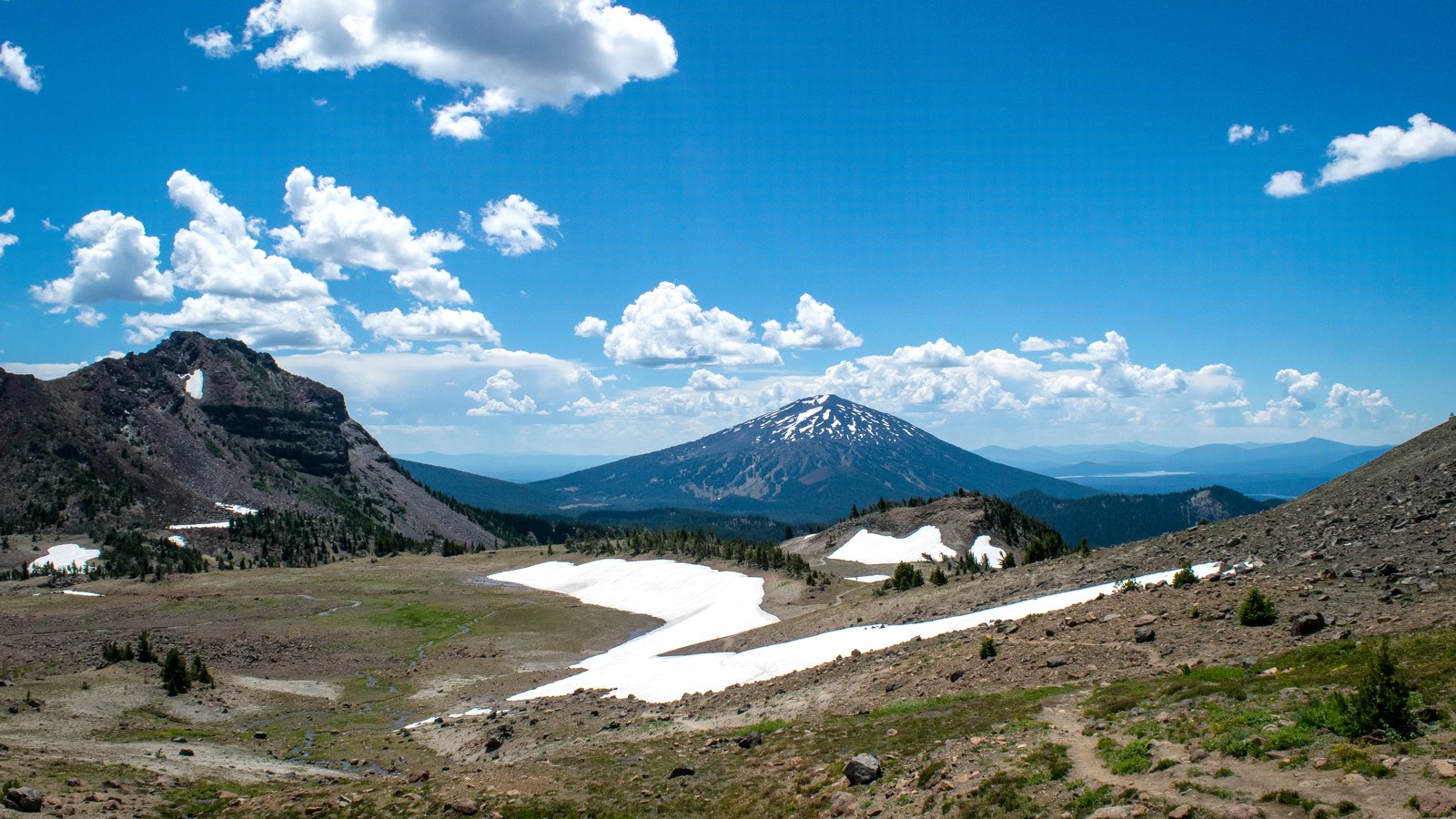 Bend scenic landscape for RV trip planning