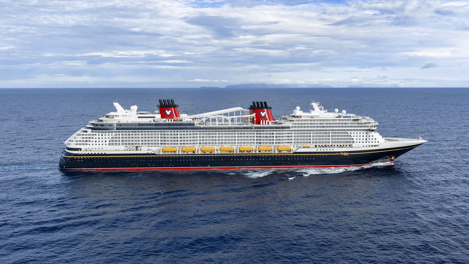 Disney Destiny cruise ship at sea
