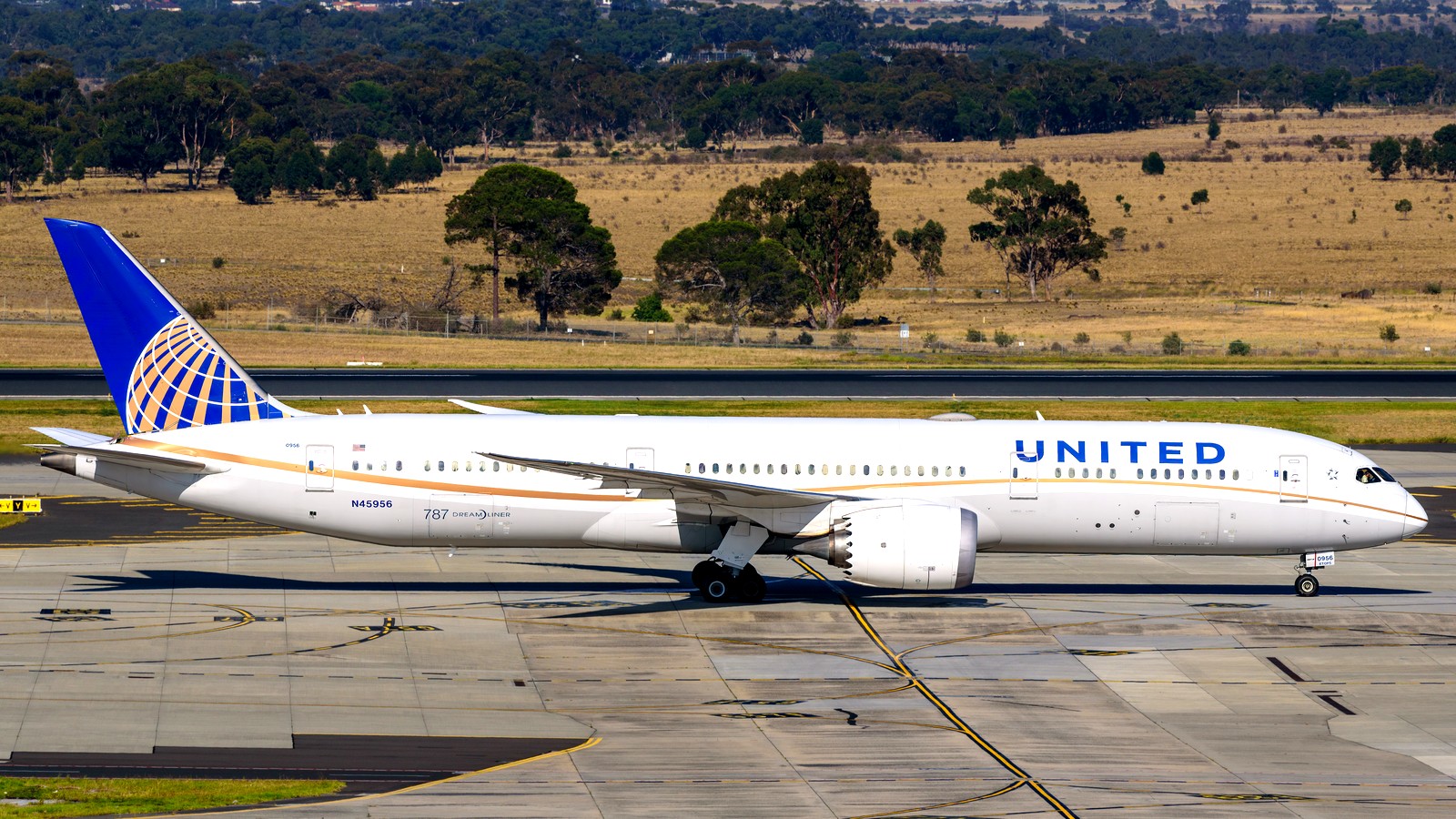 United Airlines Boeing 787-9 Dreamliner on the ground in airline livery