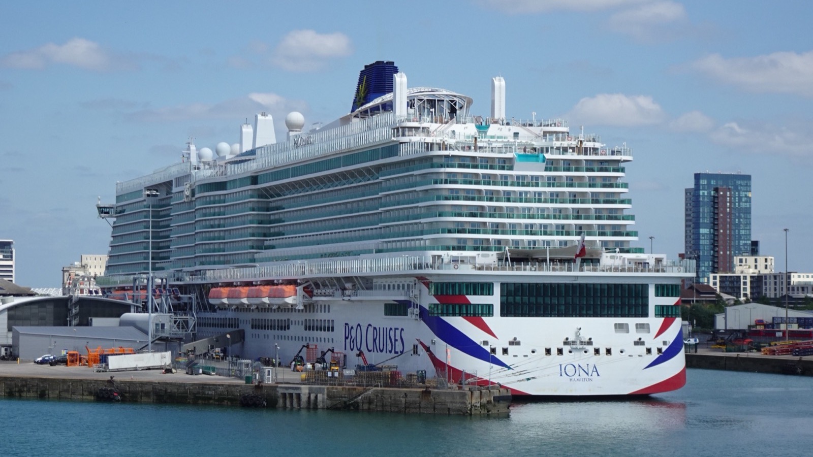 P&O Cruises ship Iona at the Port of Southampton before its July 2026 Keel and Cow menu update