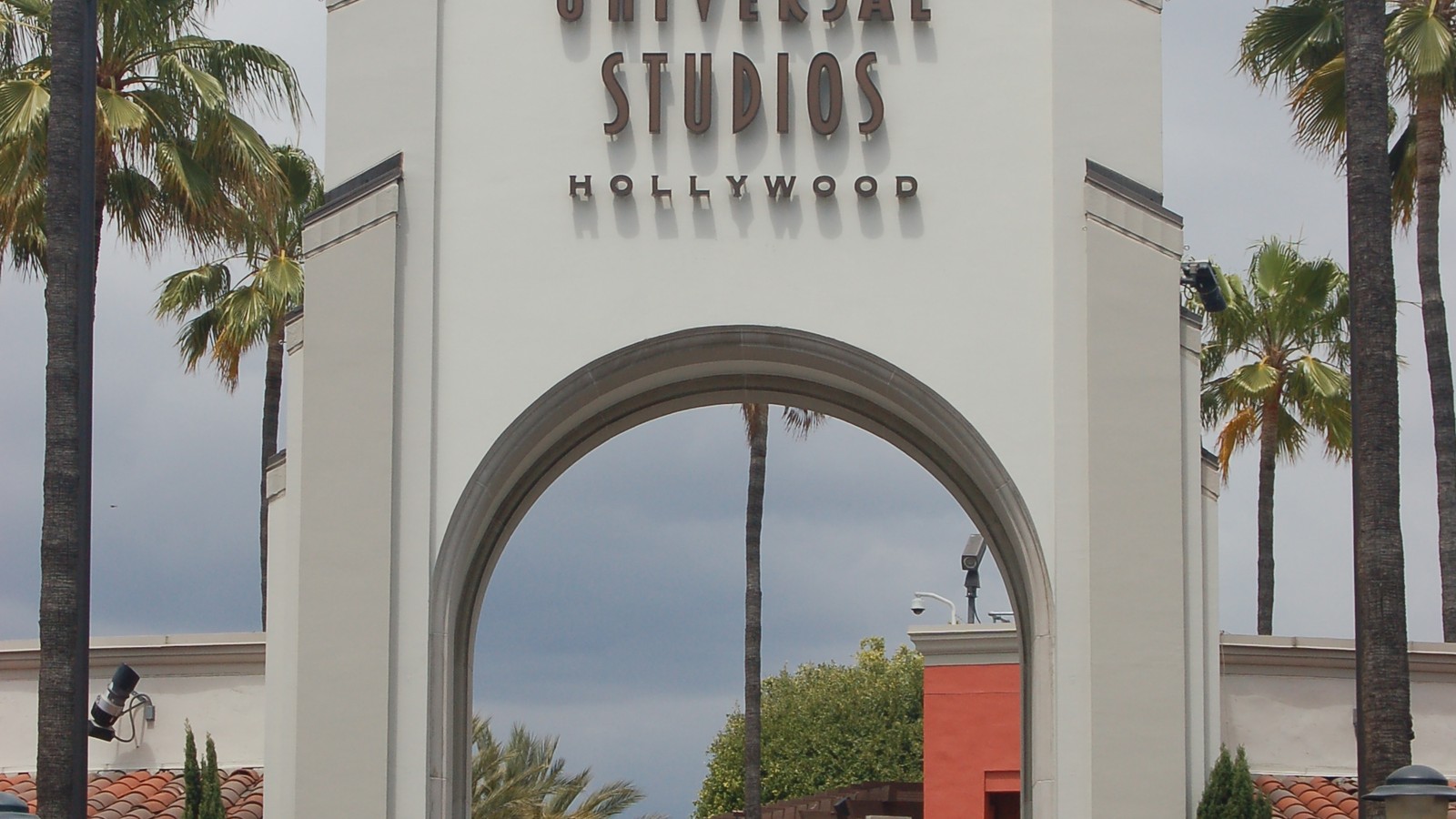 Daytime entrance at Universal Studios Hollywood, the park hosting HHN 2026