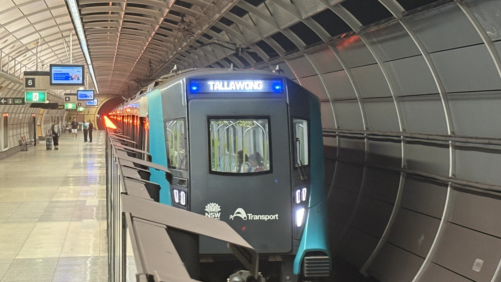 Sydney Metro M1 train bound for Tallawong at Epping station