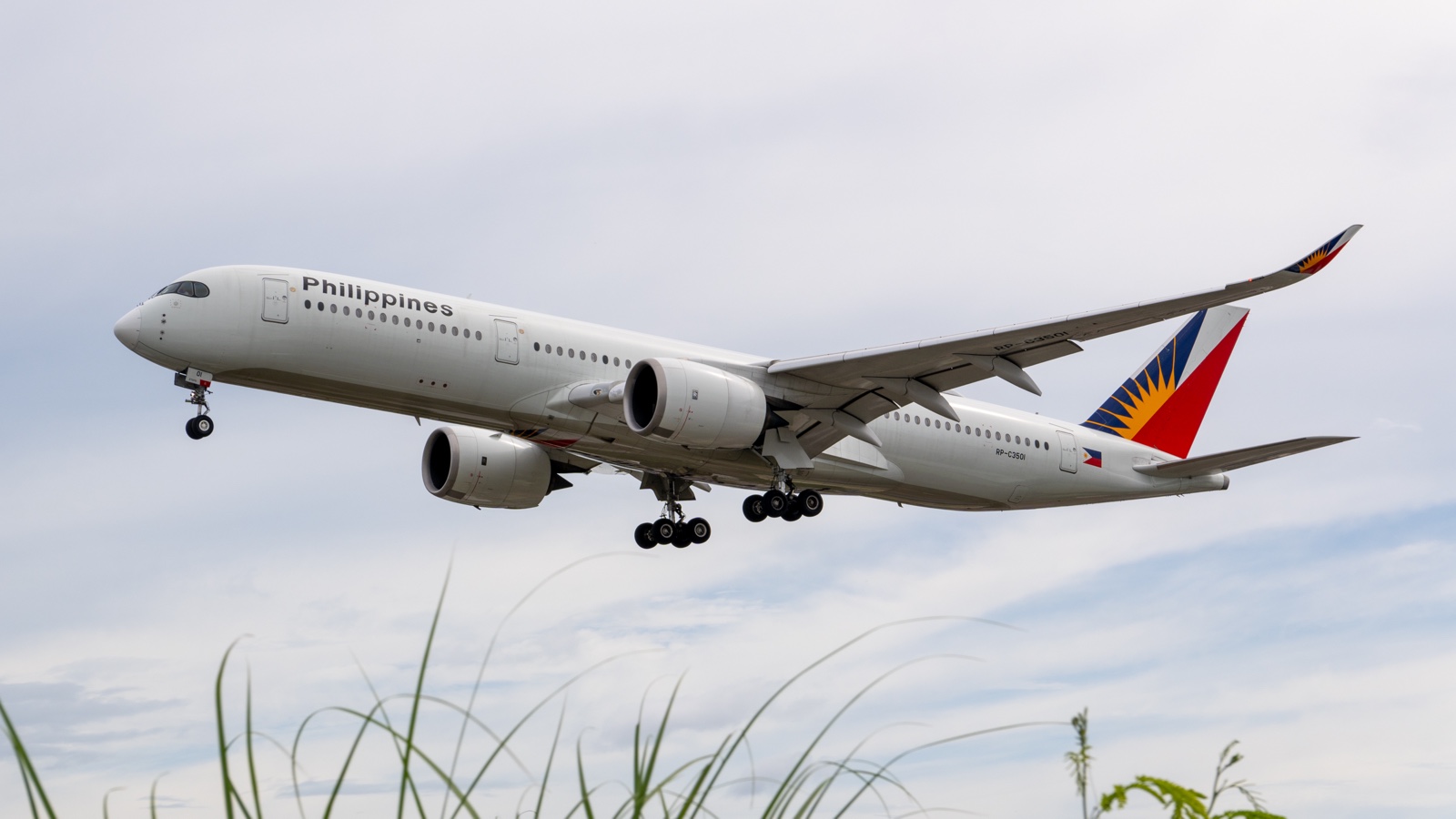Philippine Airlines Airbus A350 RP-C3501 landing at Davao International Airport