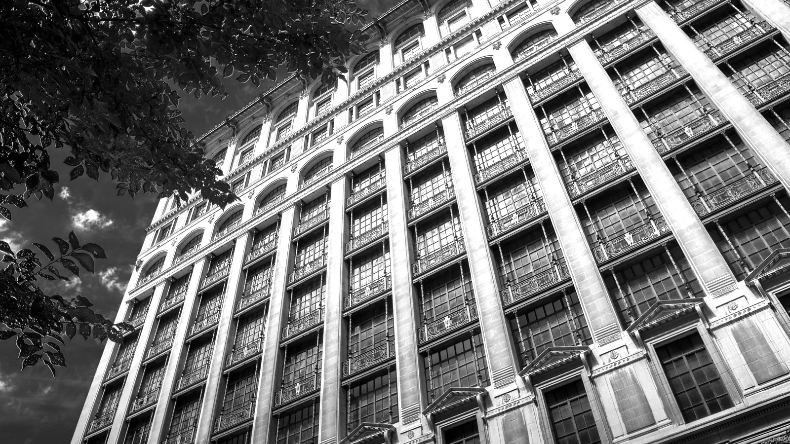 Exterior of the historic Gwynne Building in downtown Cincinnati, now home to Fidelity Hotel