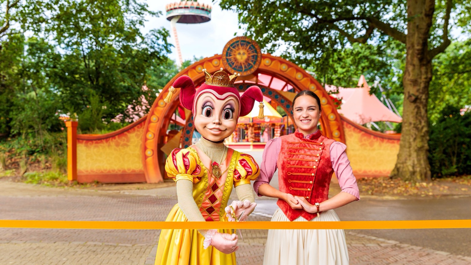 Princess Pardijn and an attendant stand at the entrance to the new Efteling Summer Festival