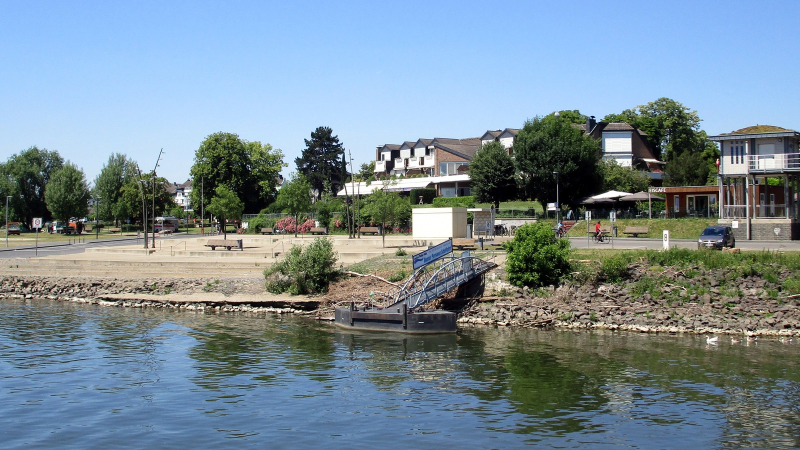 Rhine landing stage at Mondorf near Bonn in June 2022