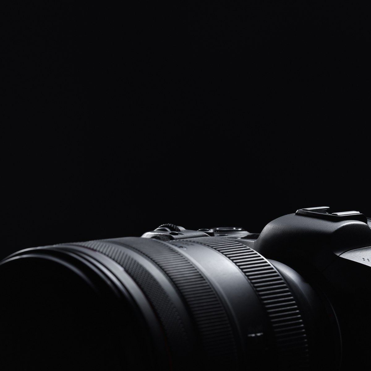 Can you bring a camera tripod on the plane?