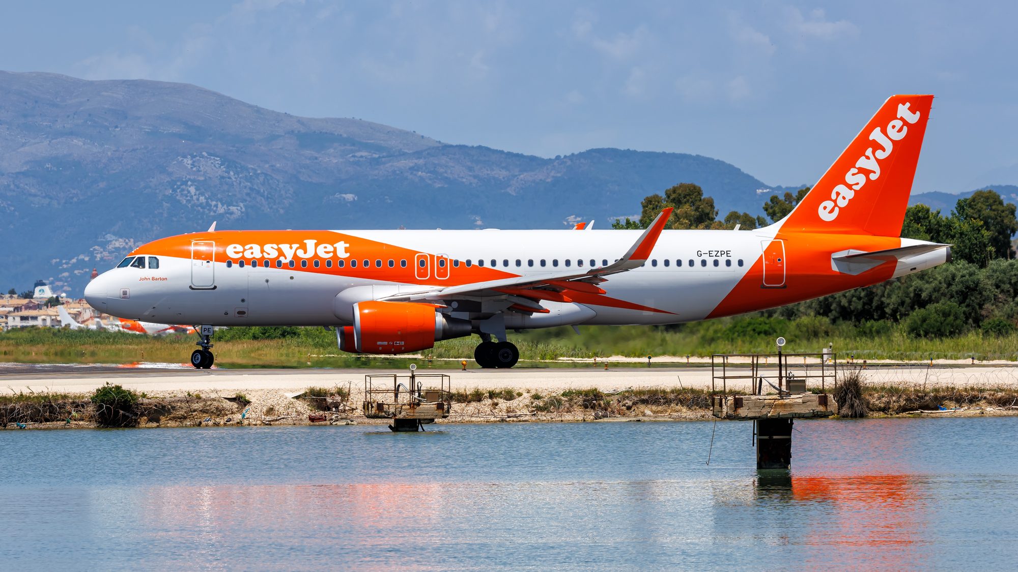 EasyJet Agrees to $7.3 Billion Private Takeover Deal