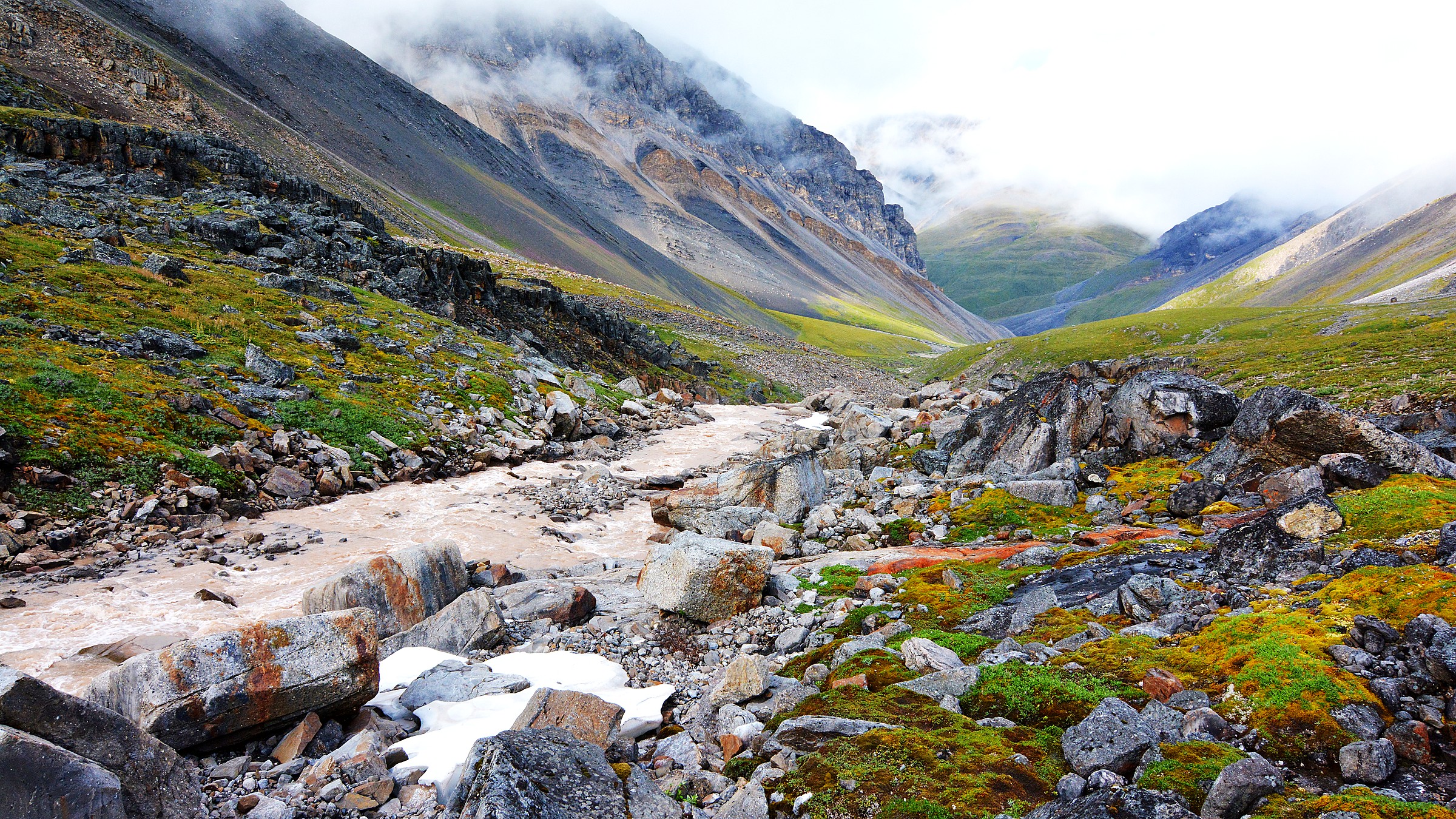 Roadless Brooks Range wilderness at Gates of the Arctic National Park