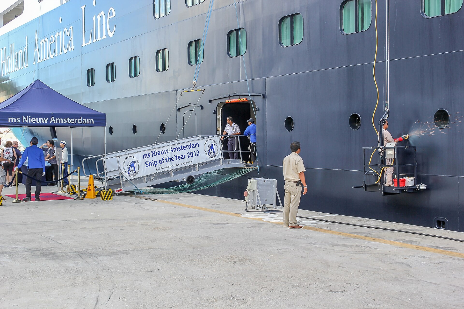 The Holland America cruise ship Nieuw Amsterdam