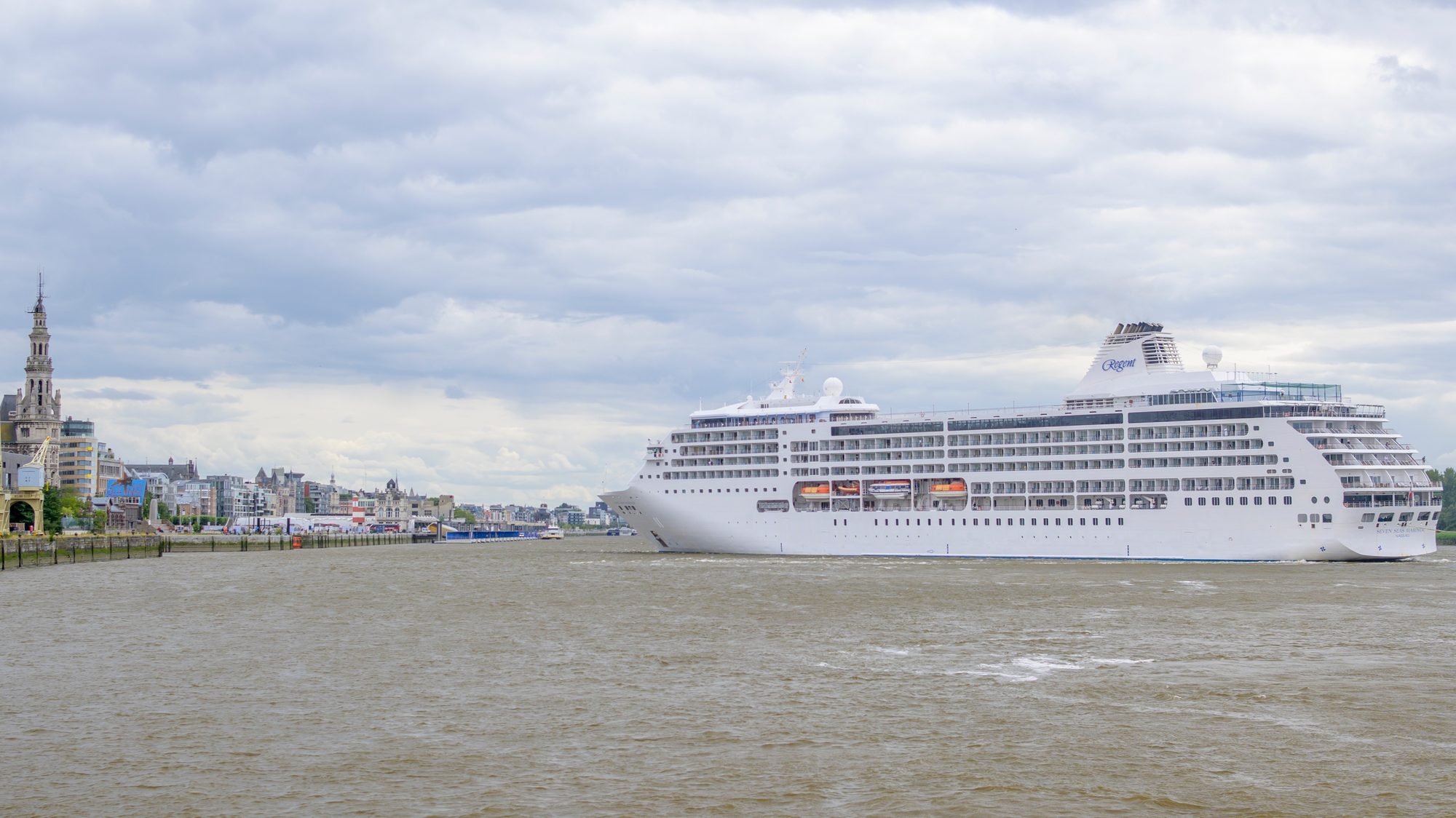 Regent Seven Seas Prestige Unveils Solara Sports Deck