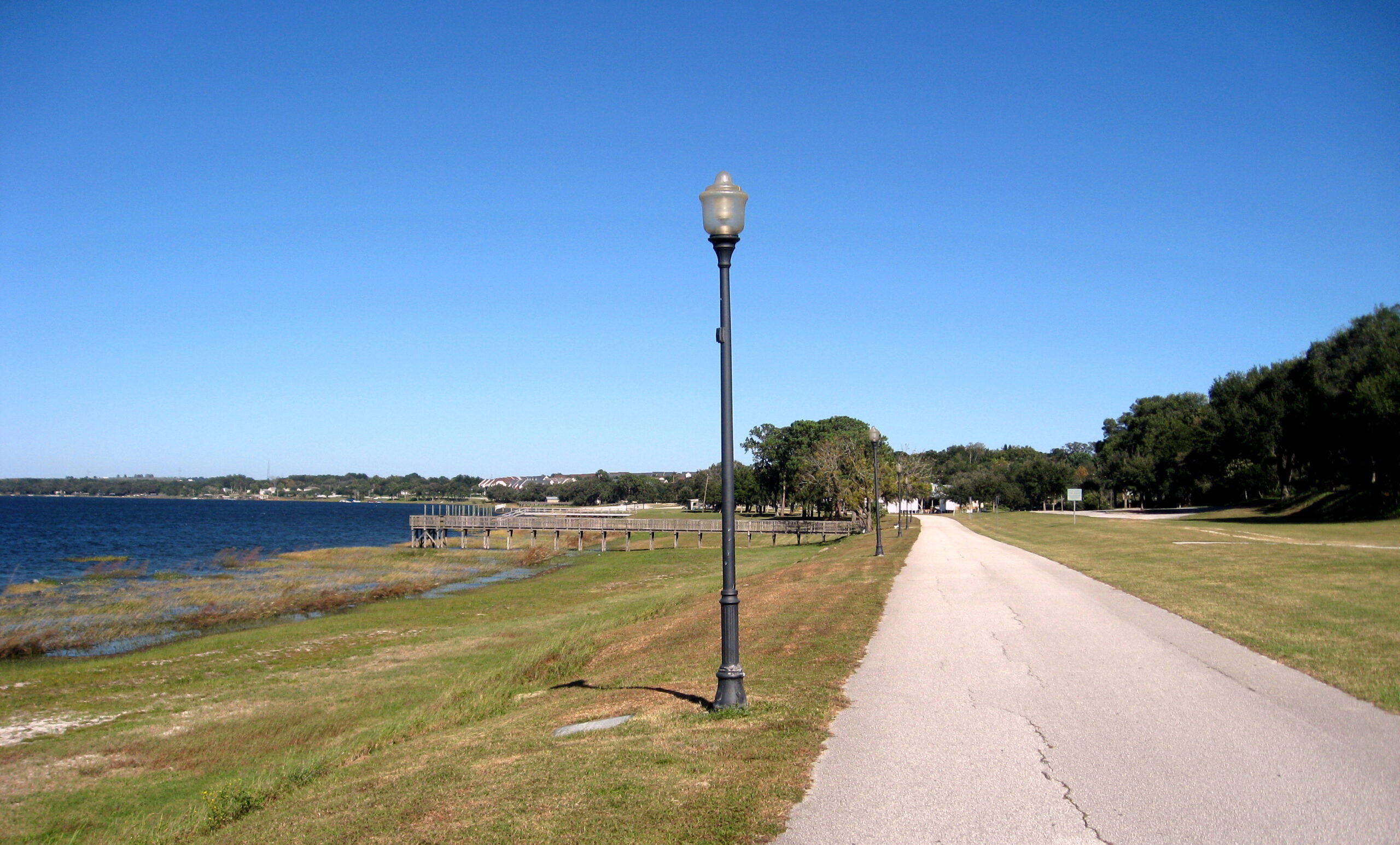 South Lake Trail beside Lake Minneola in Clermont