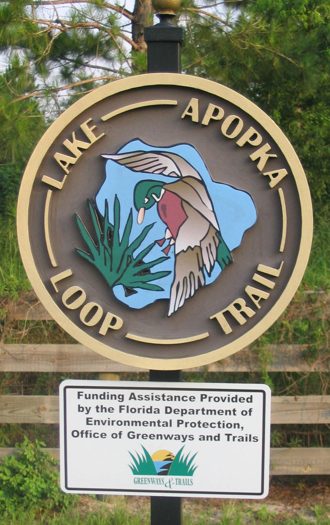 Lake Apopka Loop Trail marker near the Green Mountain trailhead