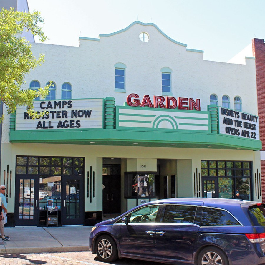 Garden Theatre on Plant in Winter Garden