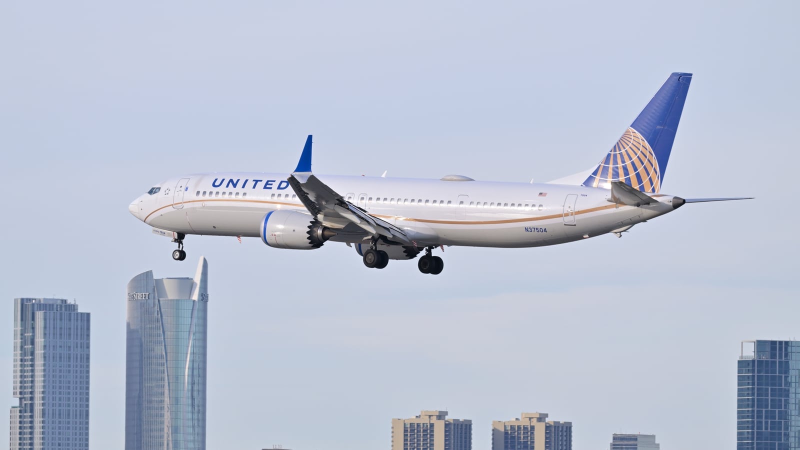 United Newark Drone Close Call Adds a Summer Airport Check