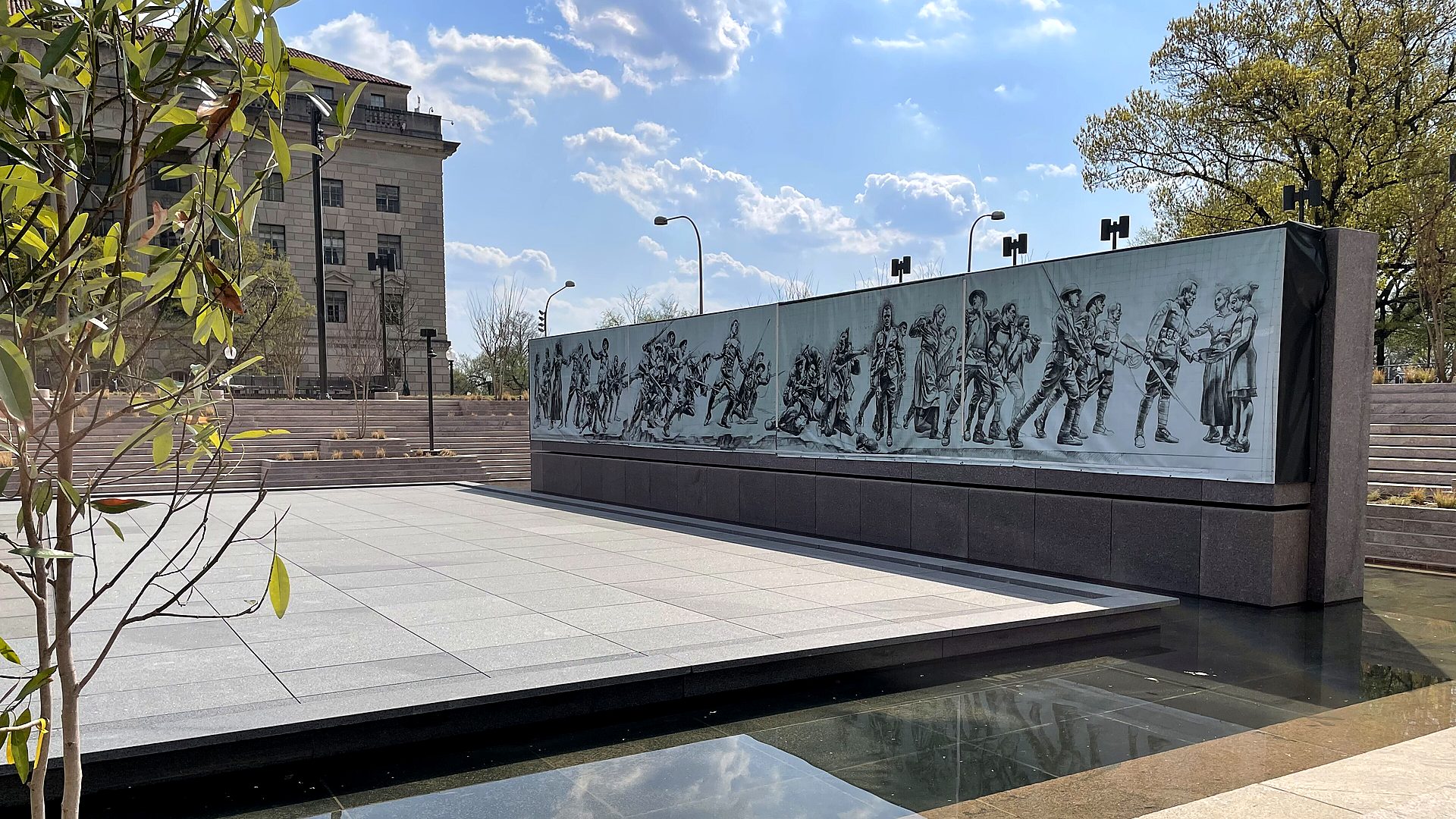 Urban war memorial plaza