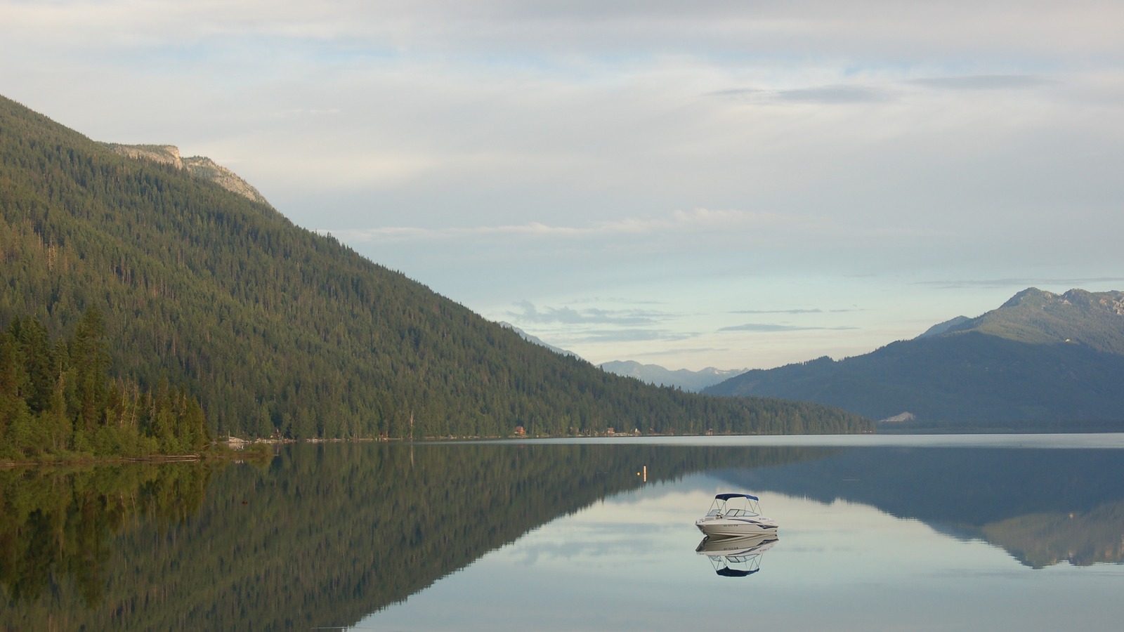 Camping at Lake Wenatchee State Park with forest and lake scenery in Washington