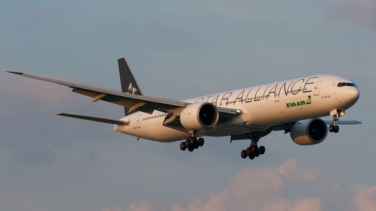 EVA Air Boeing 777-300ER on approach to Toronto Pearson International Airport