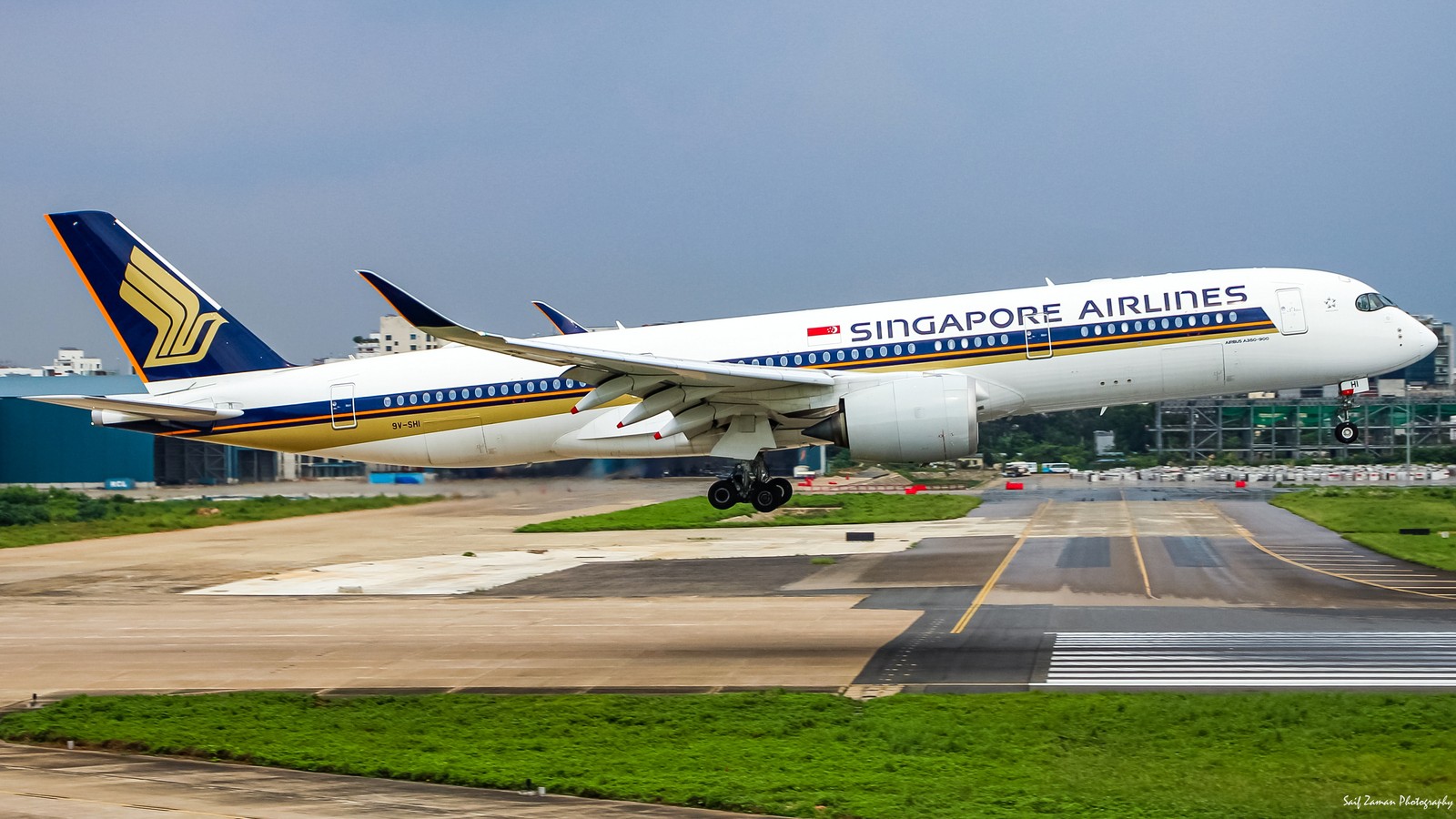 Singapore Airlines Airbus A350-941 9V-SHI on the ground in airline livery