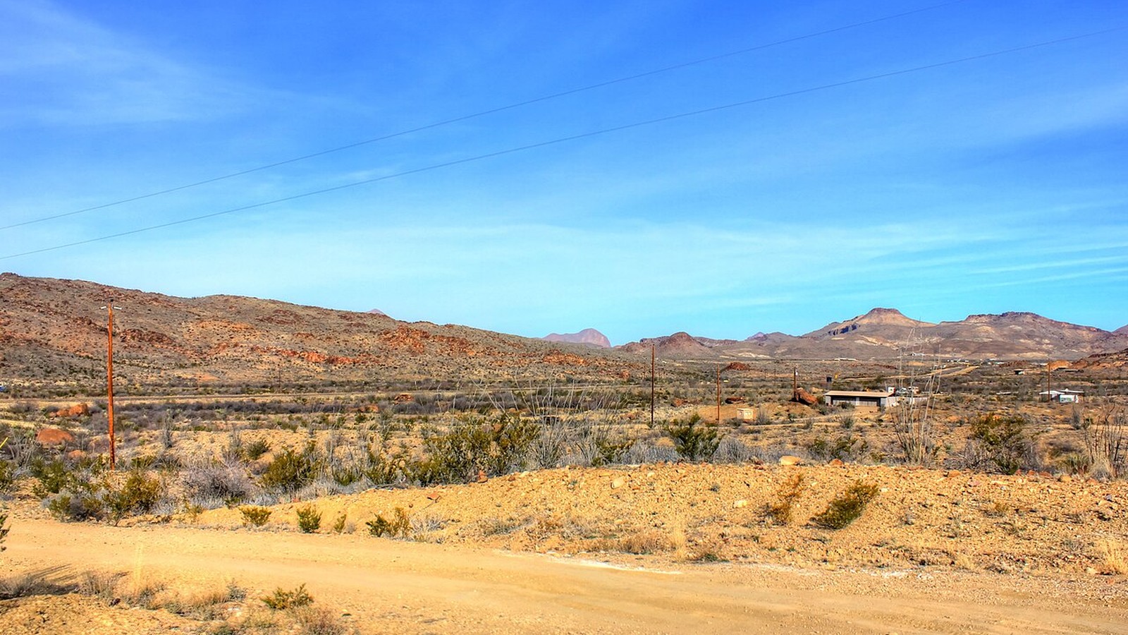 Sunny desert landscape and mountains at Big Bend National Park in Texas