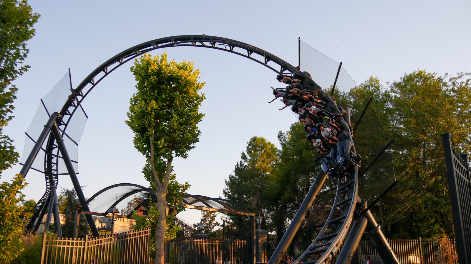 Batman Gotham City Escape corkscrew section at Parque Warner Madrid