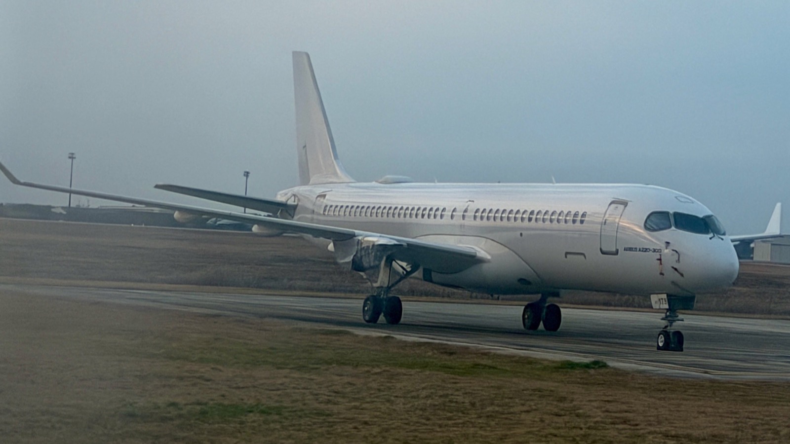 Breeze Airways Airbus A220-300 aircraft N179BZ