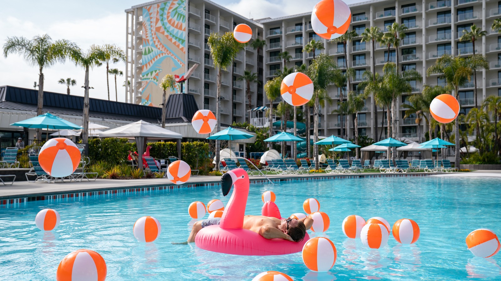 Pool deck and rooms at Town and Country Resort San Diego