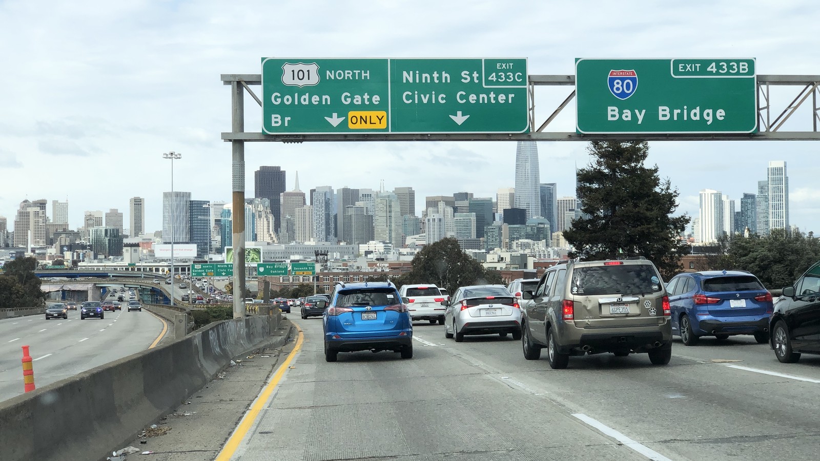 Daytime view north along U.S. Route 101 Bayshore Freeway in San Francisco approaching the Interstate 80 Bay Bridge exit