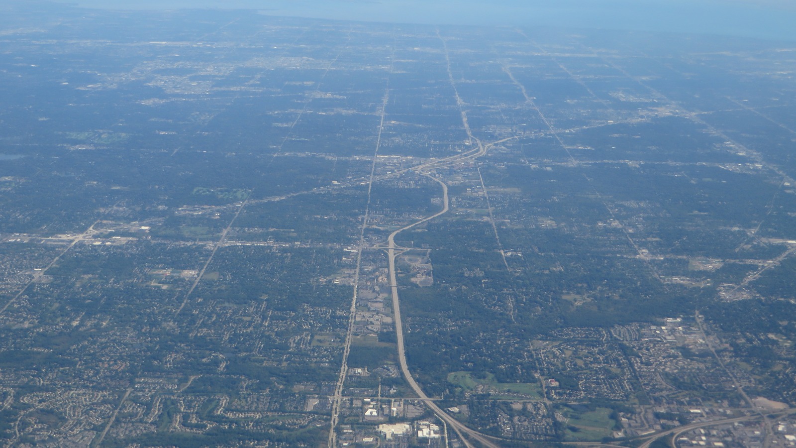 Westbound lanes of Interstate 696 through Southfield, Michigan