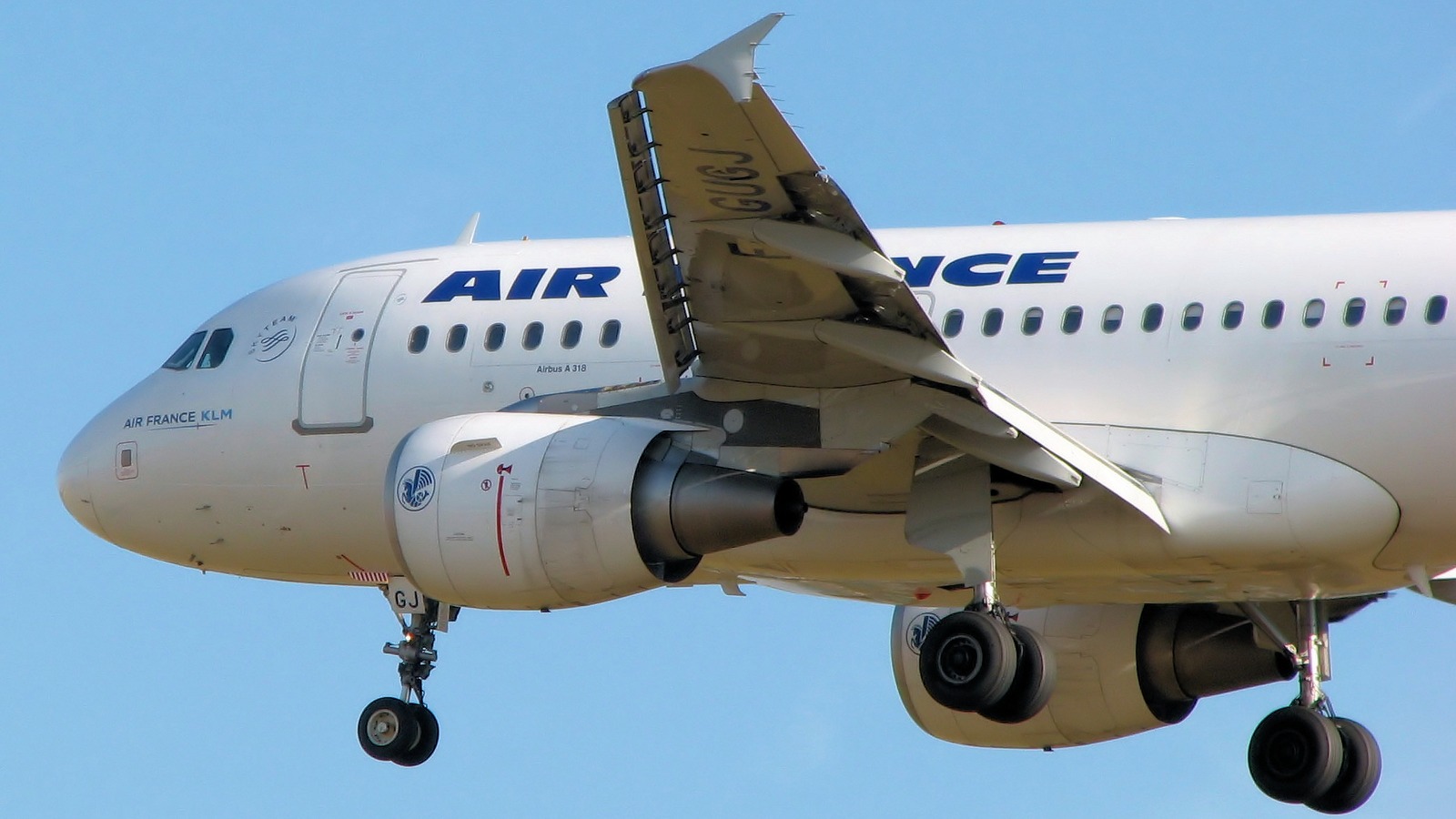 Air France Airbus A318 landing at London Heathrow in current Air France livery
