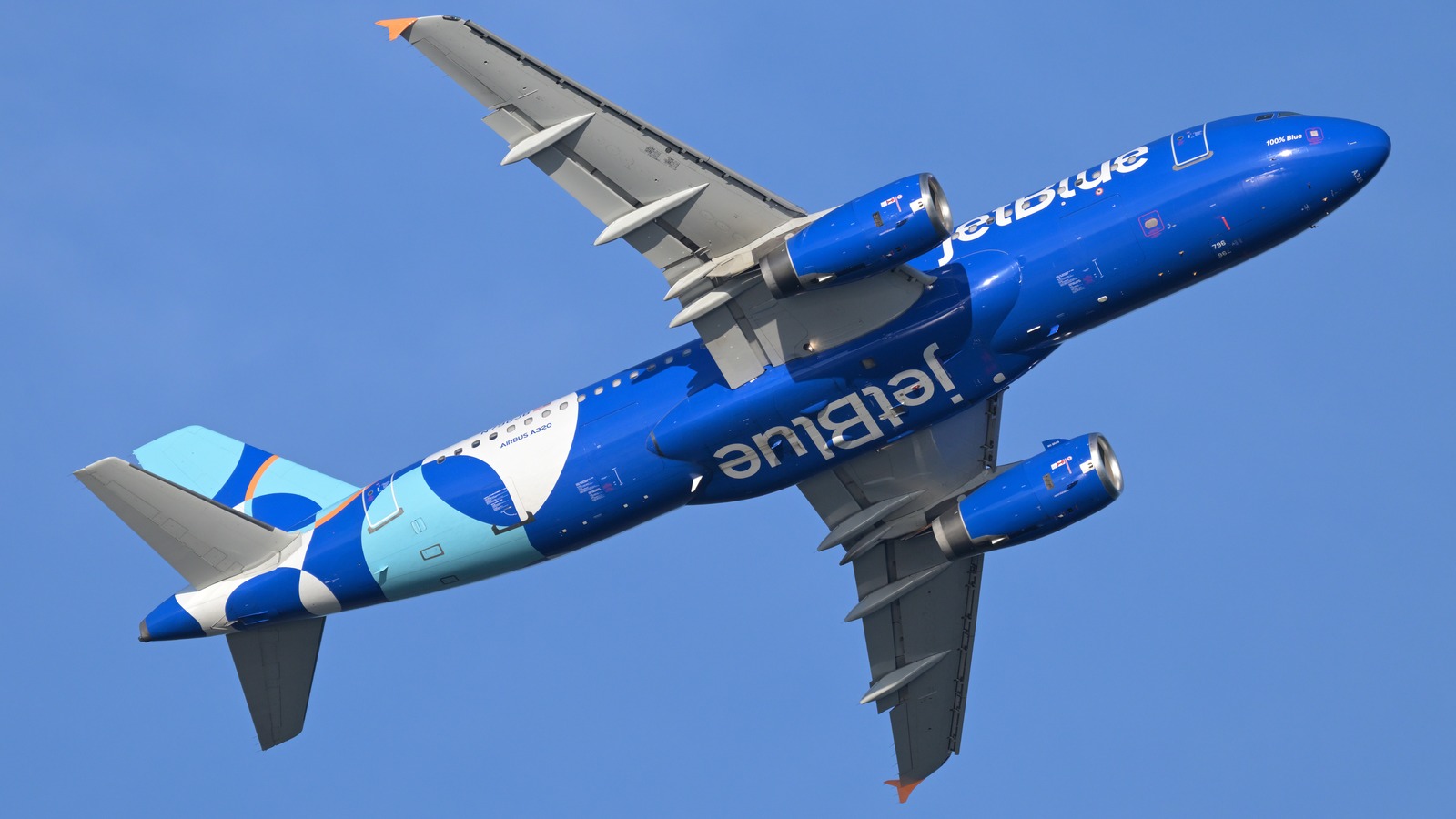 JetBlue Airbus A320 N796JB departing Boston Logan Airport