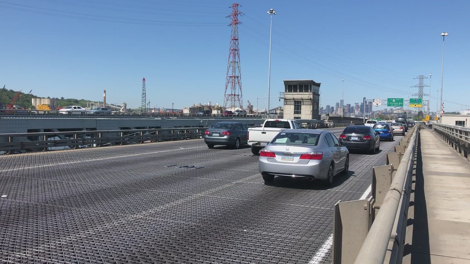 Vehicles on the SR 99 corridor near Seattle during daytime traffic