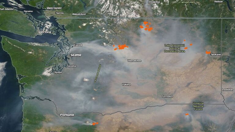 Washington Wildfire Smoke Spreads Across Columbia Basin Toward Seattle