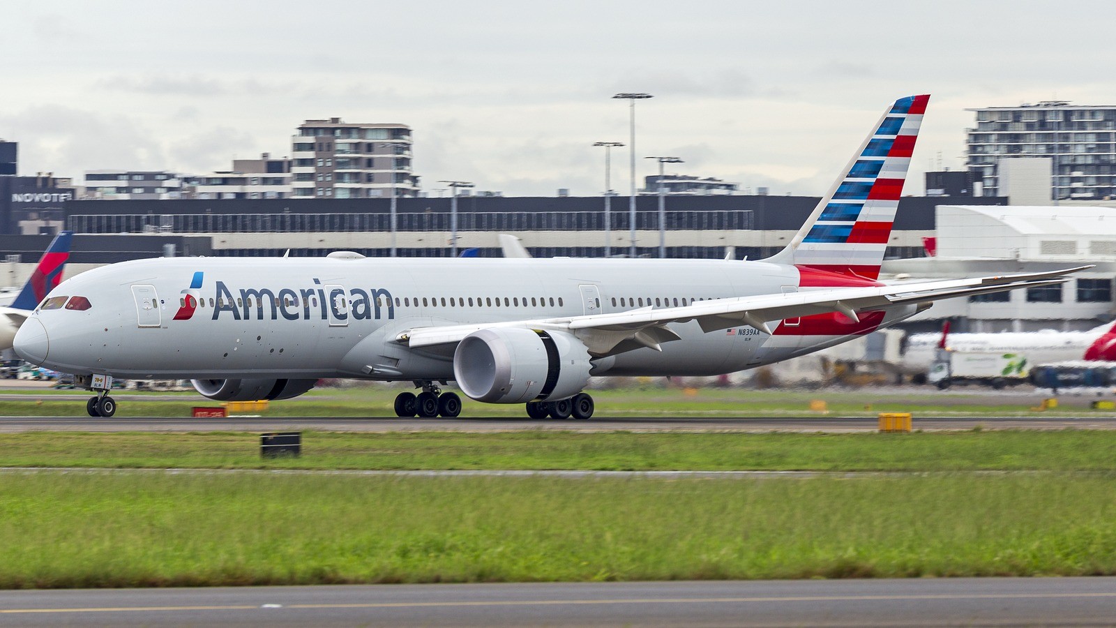 American Airlines Boeing 787 Dreamliner on the taxiway