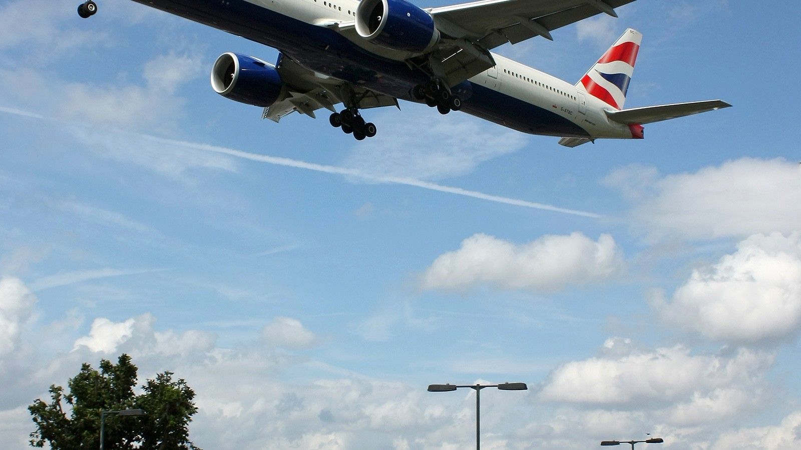 British Airways Boeing 777-300 G-STBC arriving at London Heathrow Airport