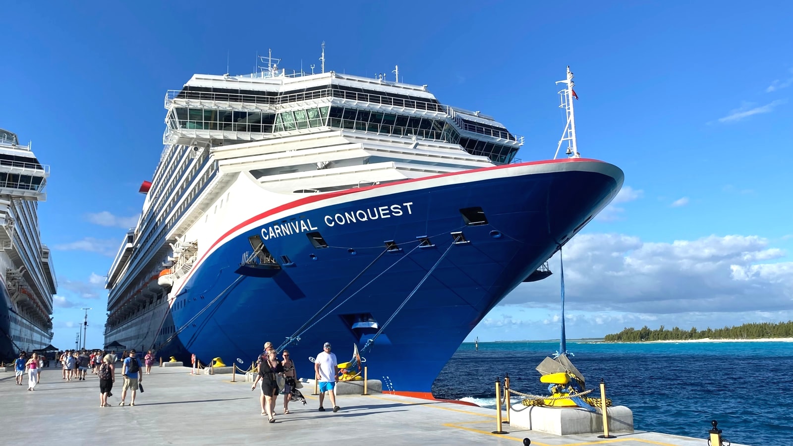 Carnival Conquest cruise ship at sea
