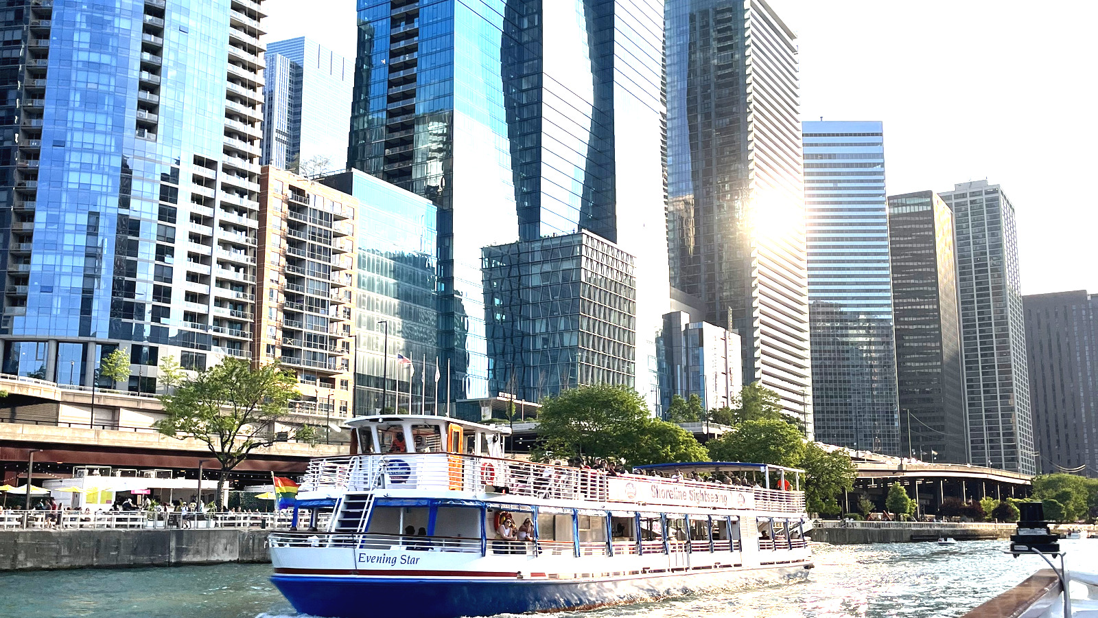 Daytime Chicago cityscape viewed from the river