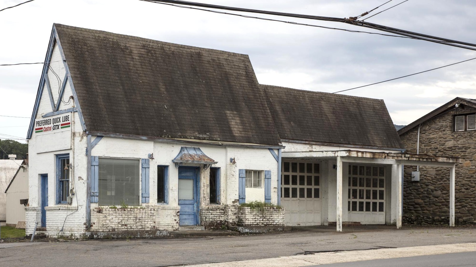 Former Pure Oil station in Black Mountain