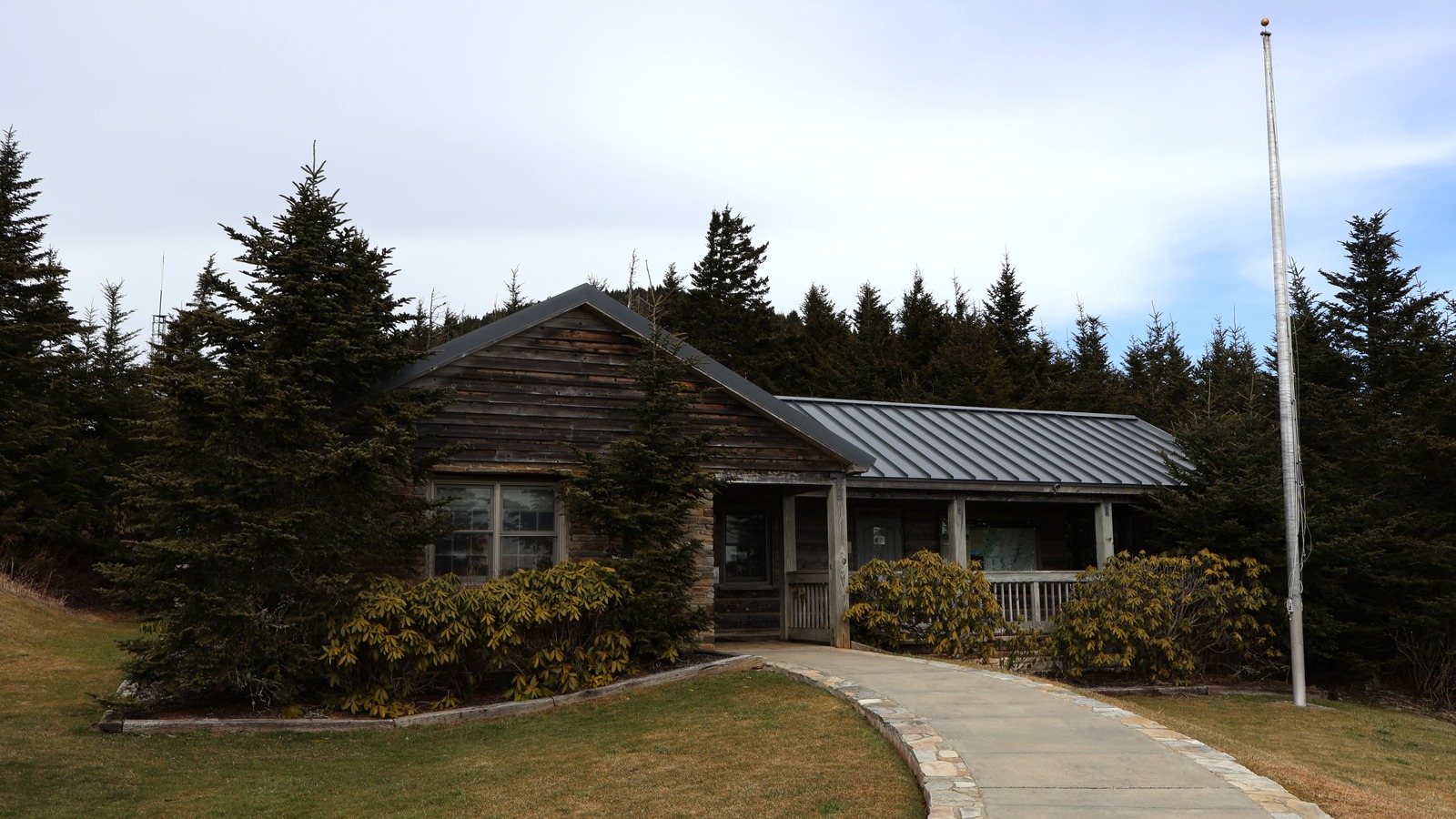 Mount Mitchell State Park visitor center