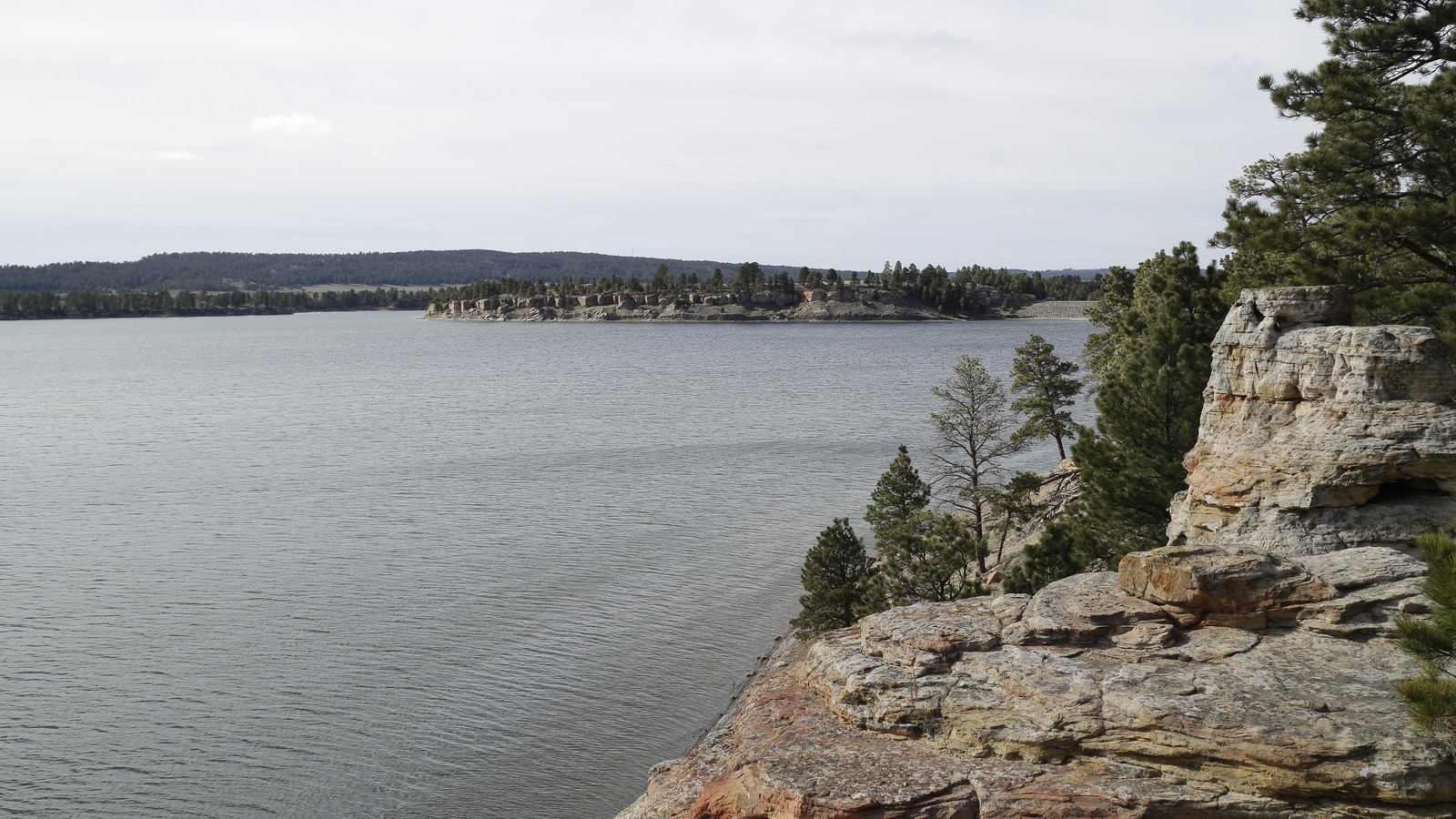 Keyhole Reservoir and shoreline seen from the Cottonwood area of Keyhole State Park