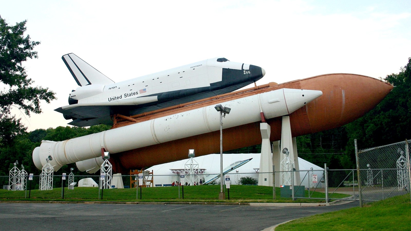The Space Shuttle Pathfinder mock up mounted on its external tank and boosters at the US Space and Rocket Center in Huntsville