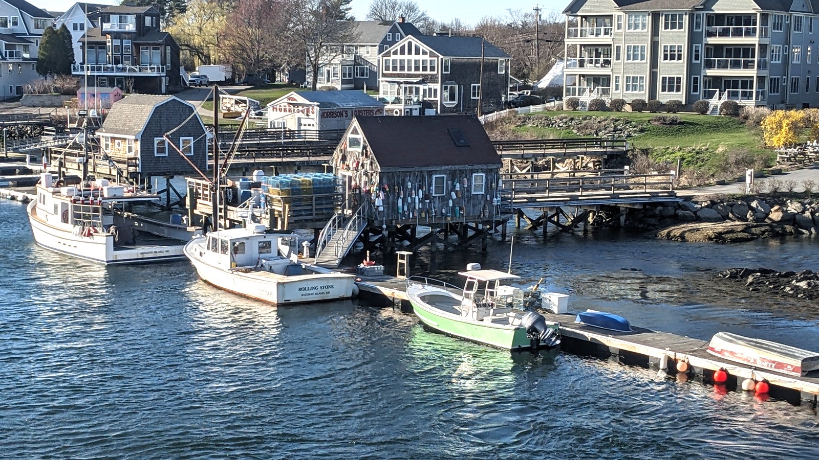 Badger's Island waterfront and boats on the Piscataqua River