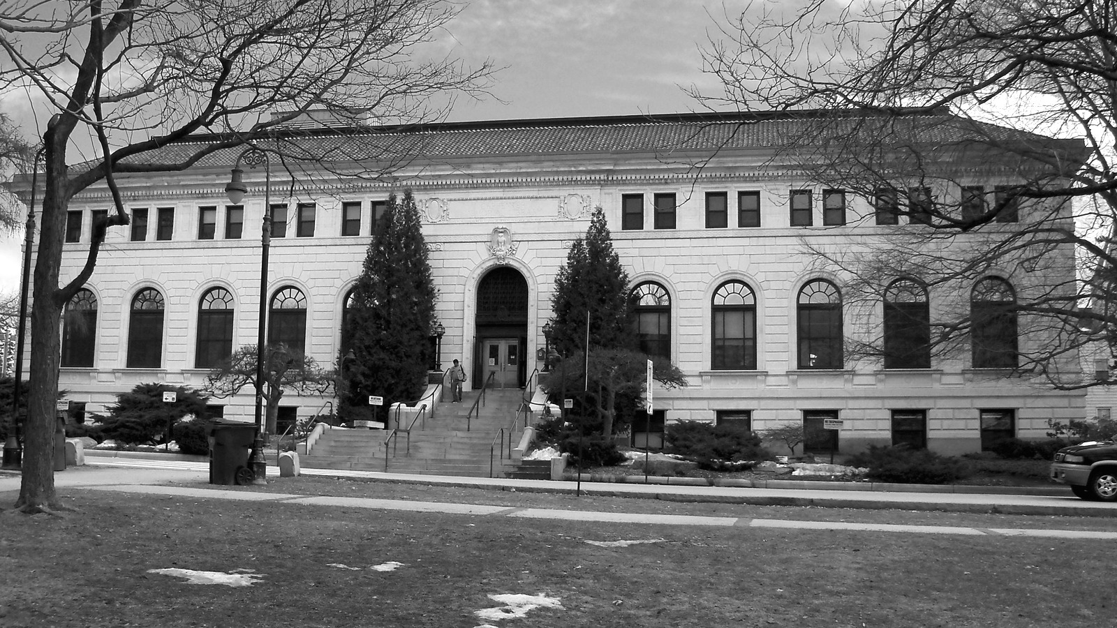 Carpenter Memorial Library building