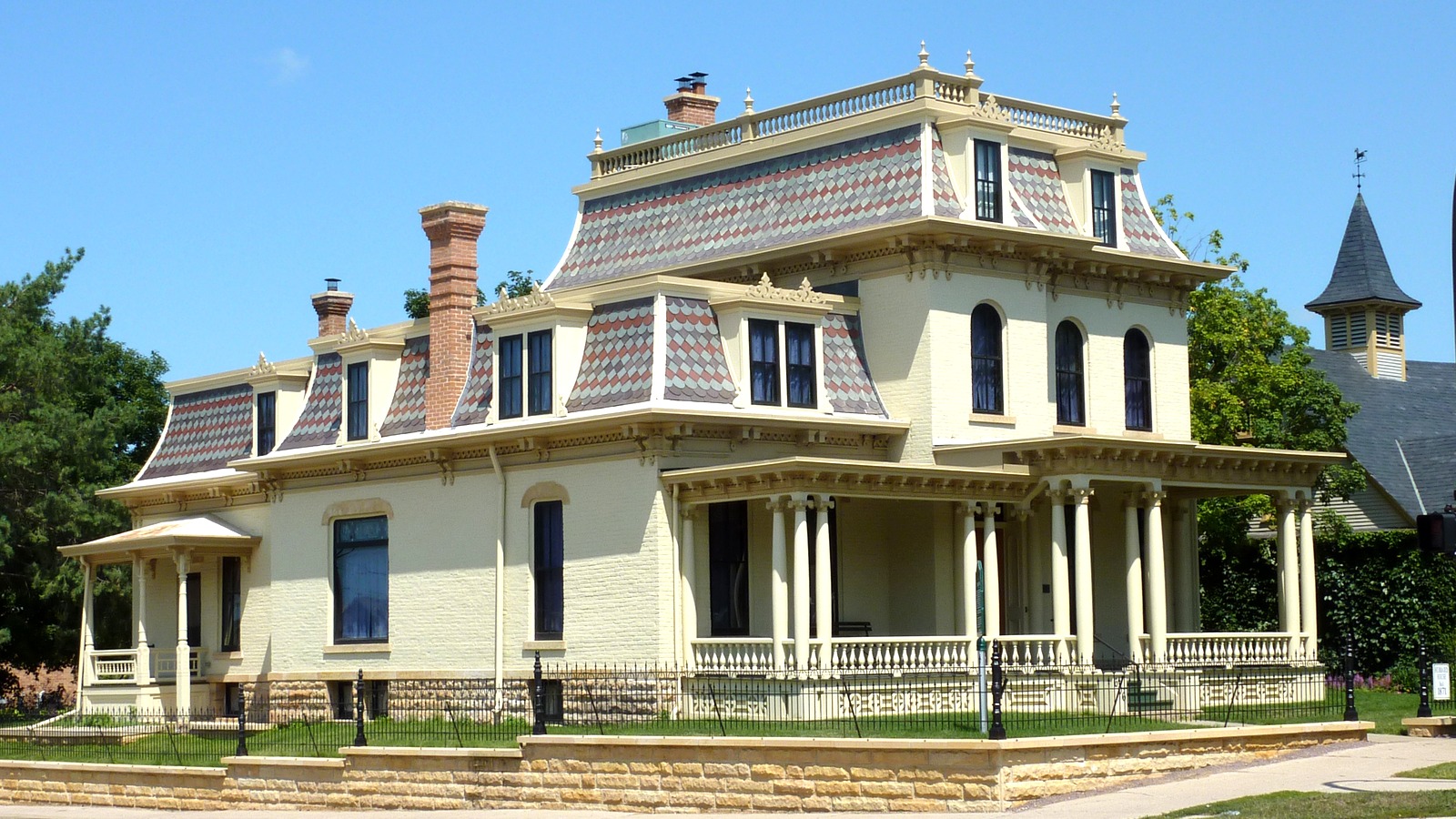 Historic R.D. Hubbard House museum in Mankato