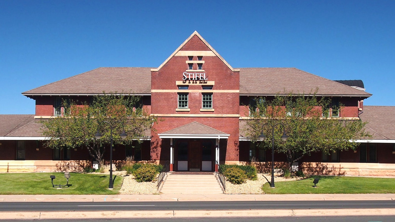 Historic Mankato Union Depot beside the Minnesota River